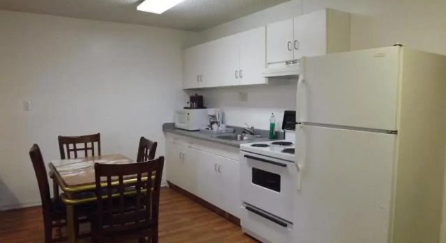 Люкс Canadas Best Value Inn Whitecourt