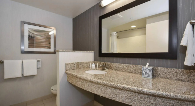 Четырёхместный номер Standard Courtyard Charlotte Concord