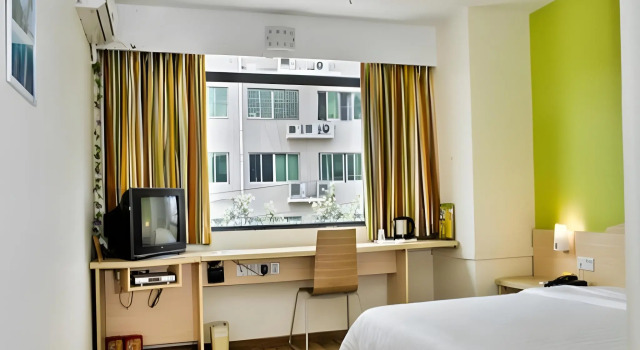 7 Days Inn, Rezervovat Hotel Hotely v Guangdong s bazénem, Bazén