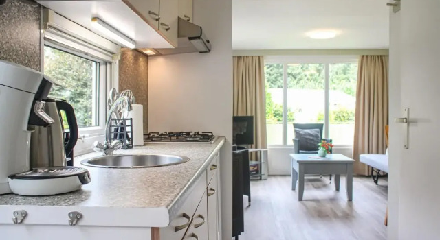 Beautiful Home in Rheezerveen With 2 Bedrooms, Wifi and Indoor Swimming Pool, Rezervasyon Otel Rheezerveen 