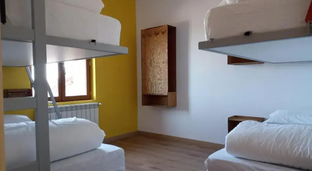 Albergue Fresno de Cantespino - La Tormenta, Забронировать Отель Недорогие отели Сеговии, недорого