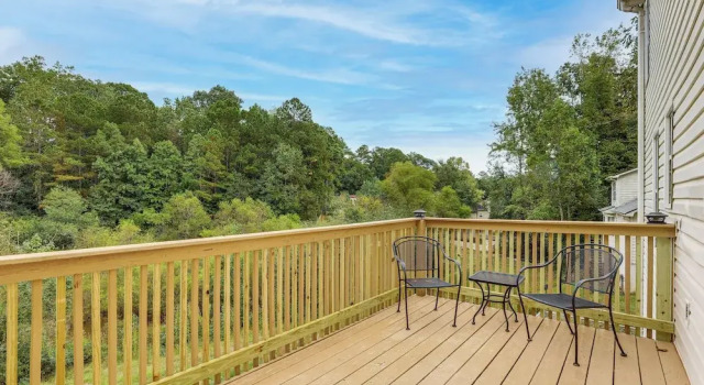 Коттедж Hike, Golf, Explore: Home 10 Mi to Lake Lanier!