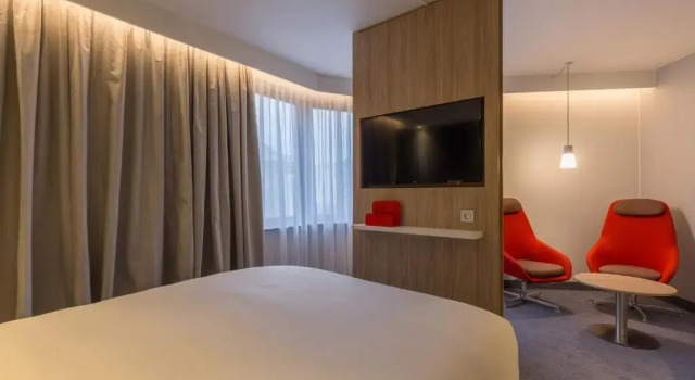 Двухместный номер Corner Standard Holiday Inn Express Brussels-Grand-Place by IHG