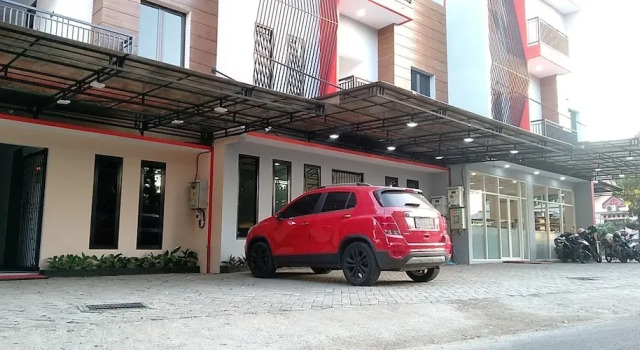 Griya Cempaka, Book Hotel Hotels in Malang with Parking, near Tlogomas Recreation Park, Parking