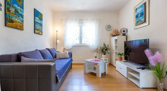 Relaxing Zadar Hideaway With Seasonal Pool & Seaside Charm, Забронировать Дом для отпуска Виллы Задар, Вилла