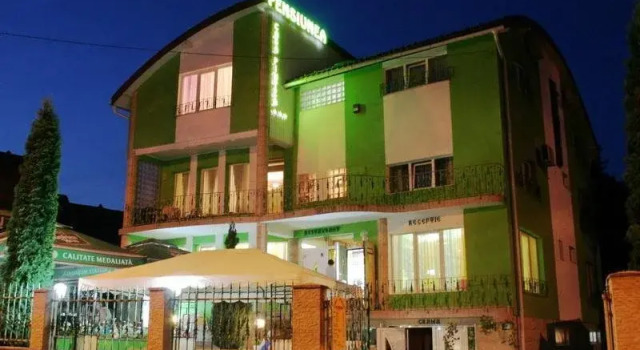 Casa Pintea, Забронировать Отель Отели Бая-Маре с завтраком, Завтраки