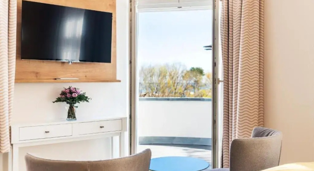 Двухместный номер Standard с балконом SEETELHOTEL Ostseehotel das Entdeckerhotel an der Ostsee und der perfekte Startpunkt für Ihre Inselabenteuer