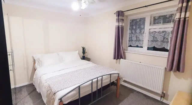 Remarkable 1-bed Flat in Slough, Near Farnham Road, Забронировать Отель Отели Бакингемшир с парковкой, Парковка