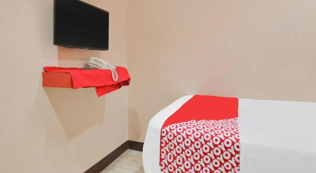 Номер Economy OYO 912 Fb Suites