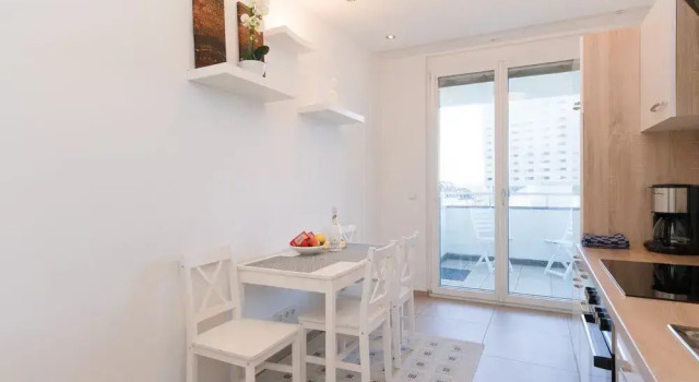 Apartment Domino