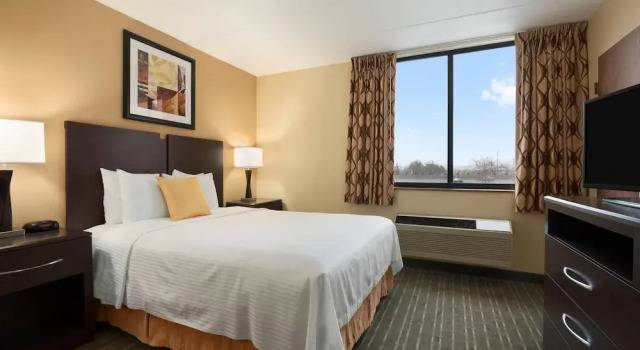 Номер Executive Days Hotel by Wyndham University Ave SE
