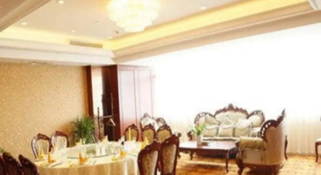 Home Inn Select (Yancheng No.1 Middle School Jinying Shopping Center Branch), Varaa Hotelli Hotellit Yancheng pysäköinnillä, Pysäköinti