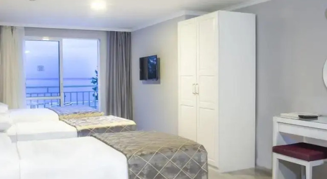 Трёхместный номер Standard с видом на море Hotel Mavi Deniz