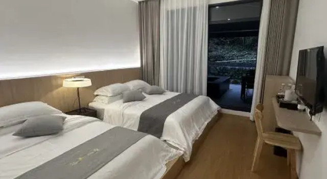 Люкс Deluxe Shengshuitianyou Homestay
