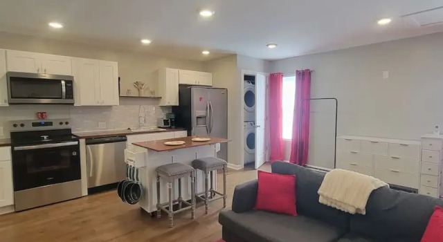 Коттедж Modern Carriage House Escape Rest Work Explore