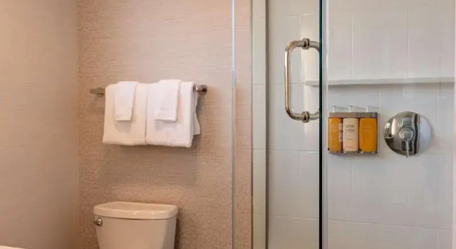 Двухместный номер Comfort West Beach Inn, a Coast Hotel