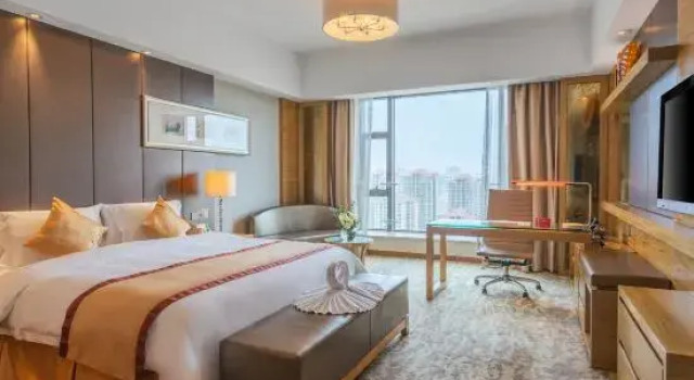 Люкс Executive Sovereign Hotel Zhanjiang