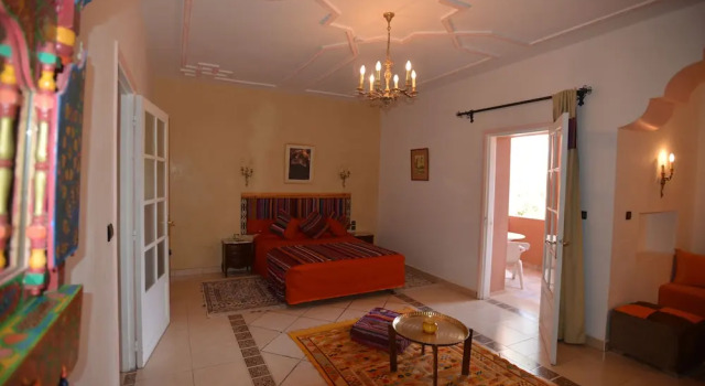 Полулюкс Hôtel Le Tinsouline