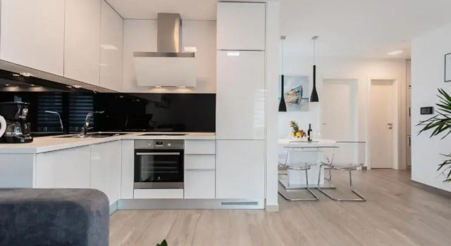 Апартаменты Deluxe Marjan Apartment with Free Parking in Quiet Area