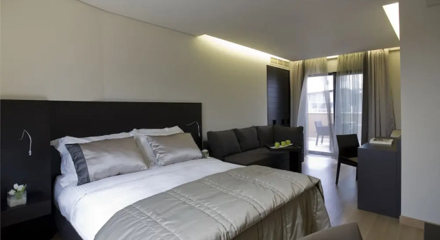 Полулюкс с балконом и с видом на город O&B Athens Boutique Hotel
