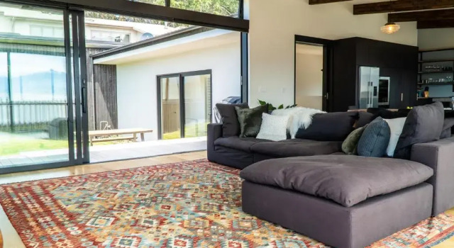 Коттедж Farrant Drive - Sleeps 8 - Lake & mountain views - Modern & Stylish