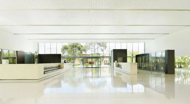 Le Meridien Ra Beach Hotel & Spa