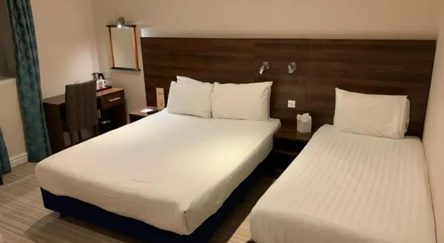 Трёхместный семейный номер Standard Best Western Carlton Hotel
