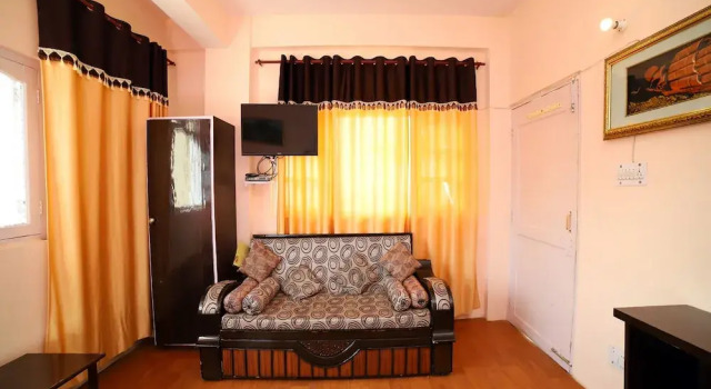 RedDoorz Plus @ Cibogo Bawah 2