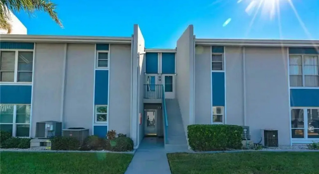 Madeira Beach Yacht Club 151H by Distinctive Beach Rentals