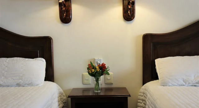 Четырёхместный номер Standard с балконом Hotel Antiguo Fortin