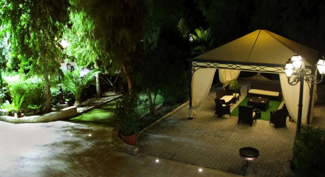 Scenic Holiday Home in Trinitapoli with Swimming Pool, Rezervasyon Otel Barletta Apulia