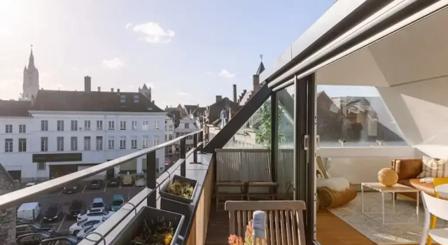 Апартаменты Bright Apartment Overlooking the 3 Towers of Ghent
