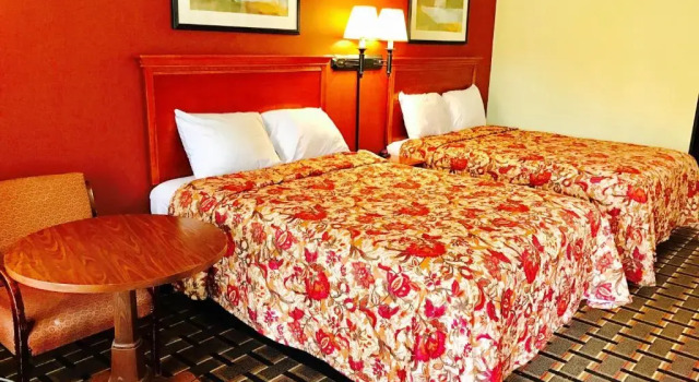 Четырёхместный номер Standard Greystone Motel