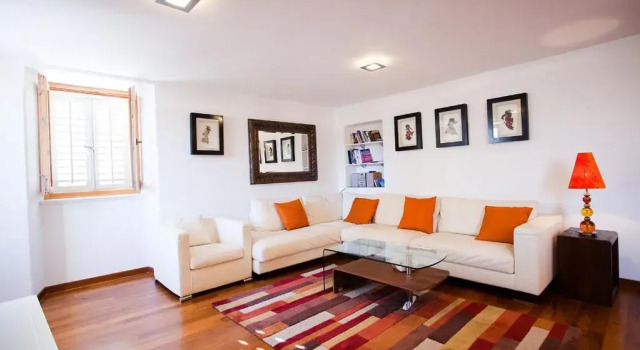 Peristil Apartment, Prenota Appartamento Hotel a Croatian Islands con parcheggio, Parcheggio