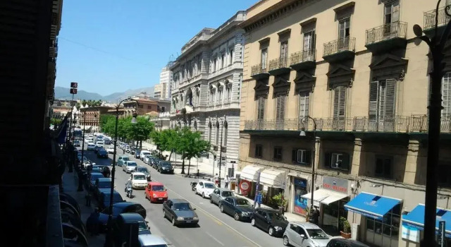 B&B Palermo Art, Забронировать Отель Отели Палермо с парковкой, рядом с Кафедральный собор, Парковка