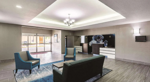 Platinum Inn & Suites Webster, 预订 酒店 韦伯斯特 Texas Gulf Coast
