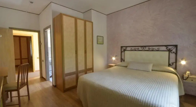 Hotel Ristorante Pineta, Rezervovat Hotel  