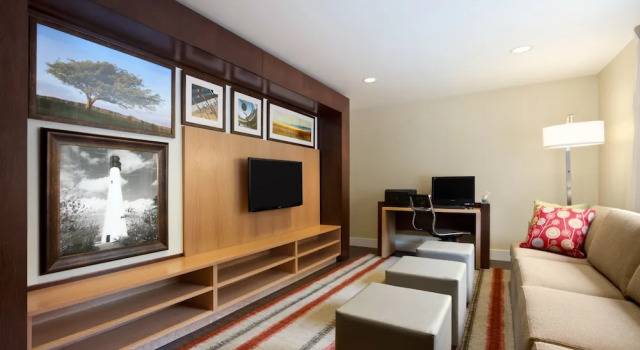 Candlewood Suites Detroit, Забронировать Отель Фармингтон-Хиллс Detroit Metropolitan Area
