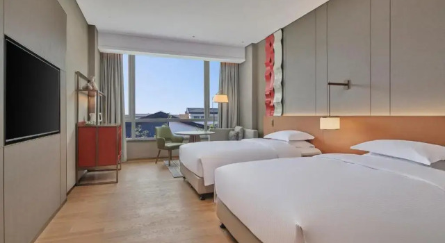 Двухместный номер Deluxe с балконом Отель Doubletree By Hilton Jiangxi Fuzhou