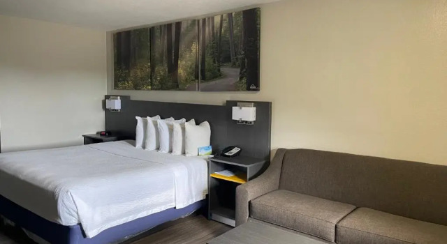 Номер Standard Days Inn by Wyndham Ruston LA