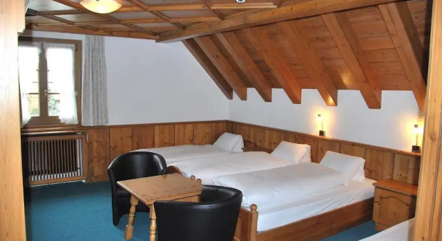 Четырёхместный номер Standard Hotel zum Kreuz
