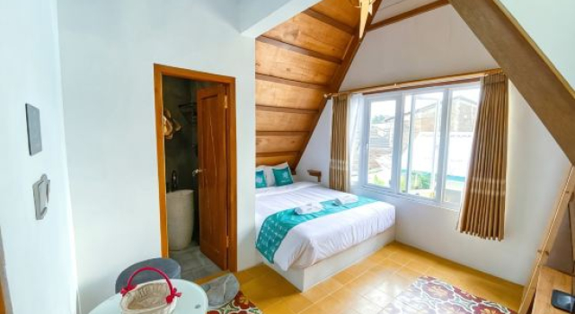 Ubu Villa Tropicola - Near Yogyakarta City Center, Rezervovat Vila 3hvězdičkové hotely v Yogyakarta Province, 3*