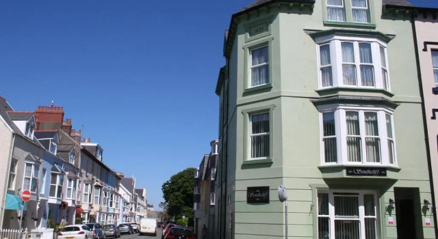 The Southcliff, Забронировать Отель «постель и завтрак» Отели в центре Тенби с завтраком, отели в центре Тенби с завтраком
