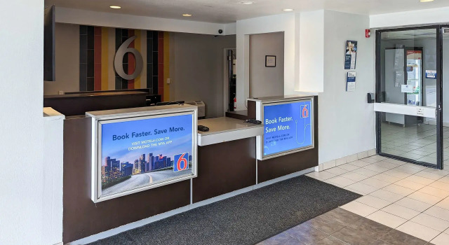Motel 6 Boston North - Danvers, Rezerwuj Motel Hotele w New England z basenem, Basen