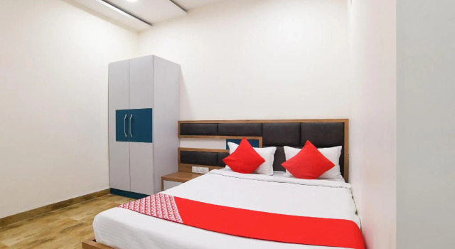OYO 77772 Hotel Ss Blu
