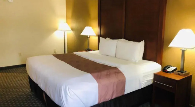 Номер Standard Quality Inn & Suites Heritage Park