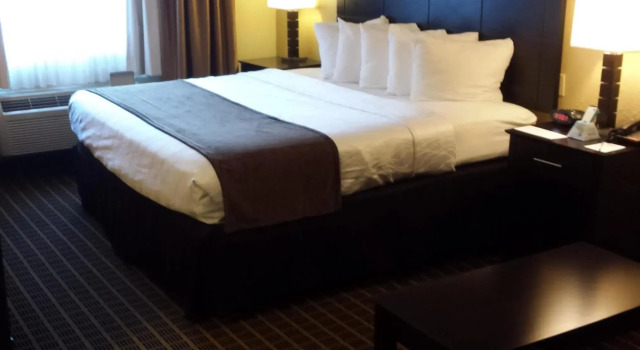 Номер Standard Quality Inn & Suites Morgantown - University Area