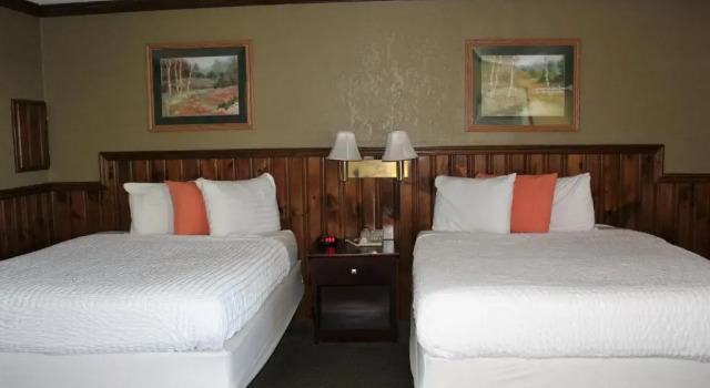 Четырёхместный номер Standard с видом на воду Stone Fence Resort