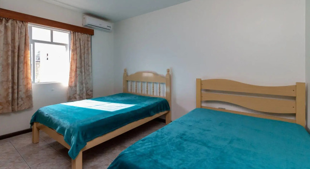 Aluguel Casa 2 Quartos Para 8 Pessoas Bombas/sc