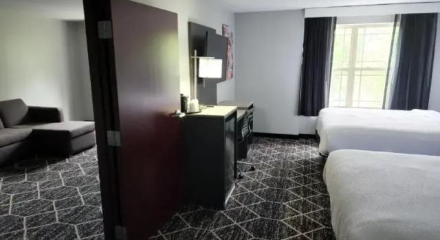 Люкс La Quinta Inn & Suites by Wyndham Lake George